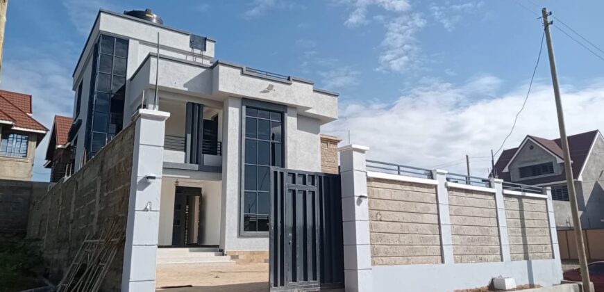 5bedrooms Maisonette In a gated Community