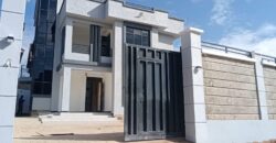 5bedrooms Maisonette In a gated Community