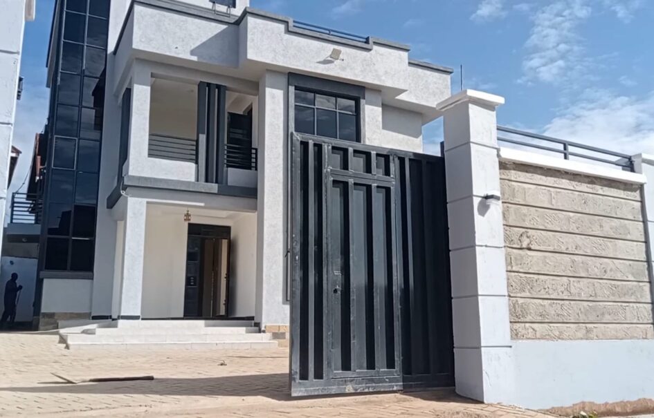 5bedrooms Maisonette In a gated Community