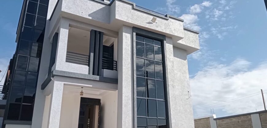 5bedrooms Maisonette In a gated Community