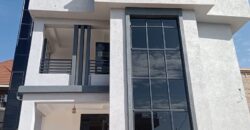 5bedrooms Maisonette In a gated Community